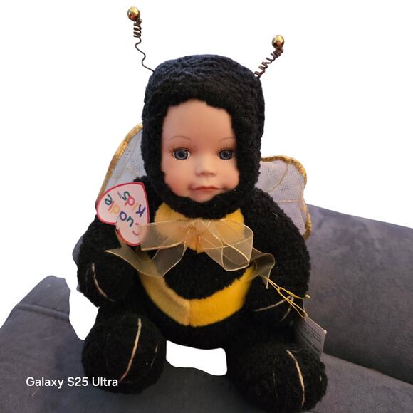 Geppedo Cuddle Kids Bonnie Bumble Bee Doll NWT - Picture 1 of 5